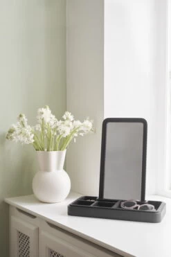 Spring Copenhagen Mirror Box, Schwarz -Allgemeiner Haushaltswarenladen 7010 FSC MIRROR BOX SORT GROUNDED CRAFTWORK 9