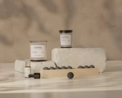 Frama Duftkerze Komorebi, 170 g -Allgemeiner Haushaltswarenladen Frama Komorebi Home Fragrance Context 1