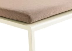 Hay Balcony Loungebank Mit Armlehne, 121,5 x 69 cm, Kreidebeige -Allgemeiner Haushaltswarenladen HAY Balcony Lounge Bench Cushion beige yeast textile Balcony Lounge Bench chalk beige powder coated steel detail