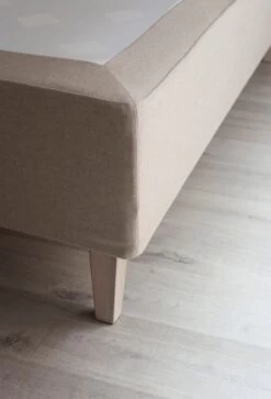 Base Skirt Bettschürze, Stoff Wooly, Sandbeige -Allgemeiner Haushaltswarenladen MATRI Base helmalakana sand