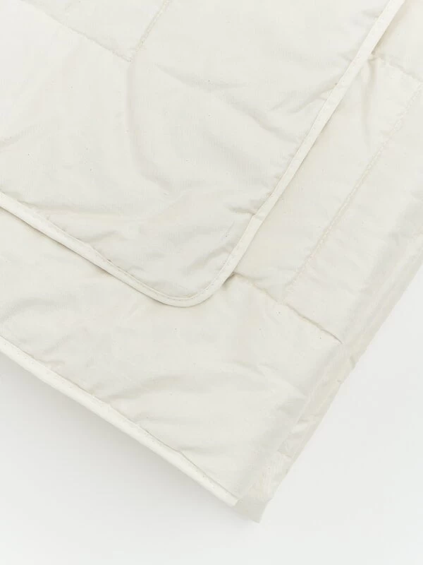 Henna Bettdecke, 220 X 220 Cm, 1100 G 6 Henna Bettdecke, 220 X 220 Cm, 1100 G – Bild 4